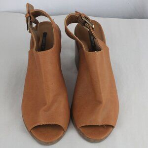 Forever 21 Tan Brown Open Toe Chunky Heel Sandals